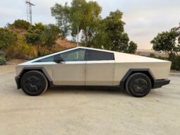 										2024 Tesla Cybertruck AWD full									