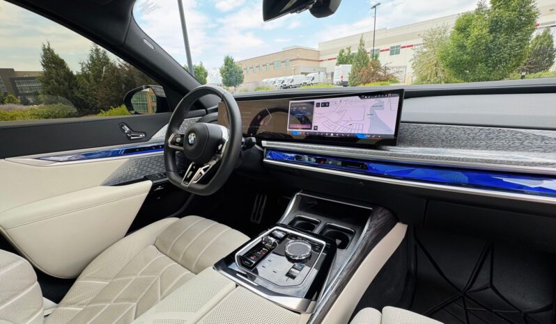 								2023 BMW 760i xDrive AWD full									