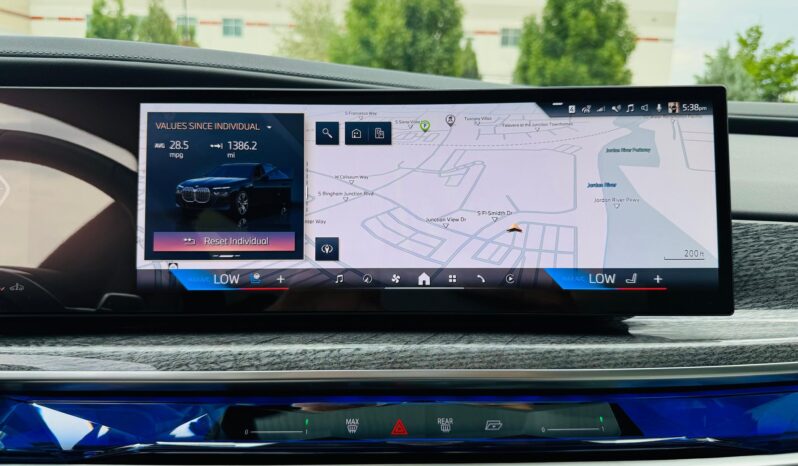 								2023 BMW 760i xDrive AWD full									