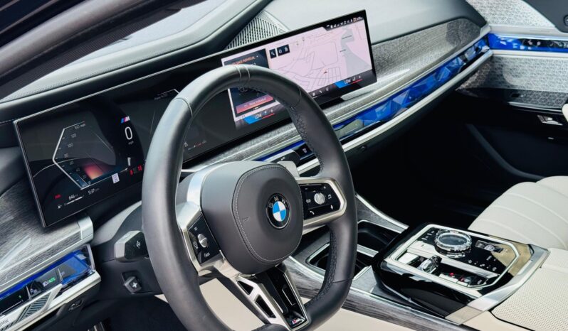 								2023 BMW 760i xDrive AWD full									