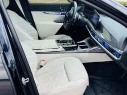 										2023 BMW 760i xDrive AWD full									