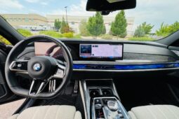 										2023 BMW 760i xDrive AWD full									