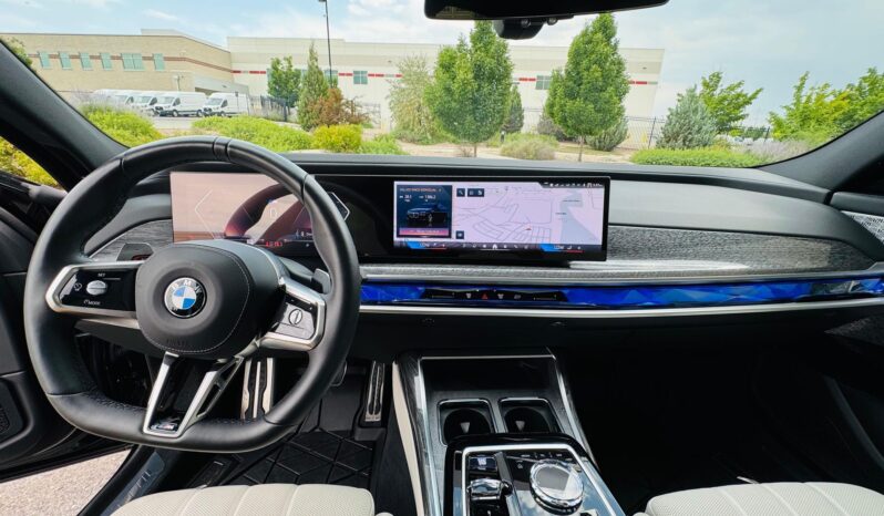 								2023 BMW 760i xDrive AWD full									