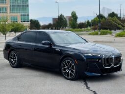 										2023 BMW 760i xDrive AWD full									