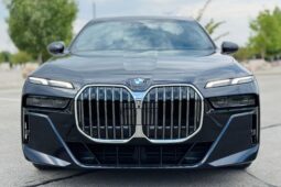 										2023 BMW 760i xDrive AWD full									
