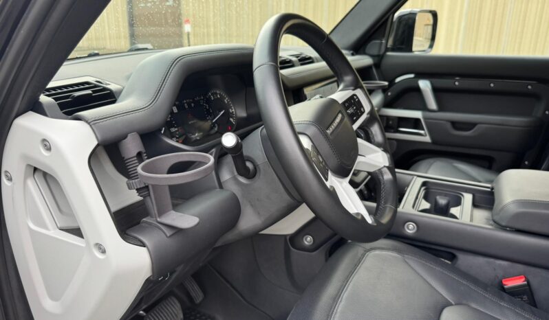 								2023 Land Rover Defender 110 X-Dynamic SE AWD full									