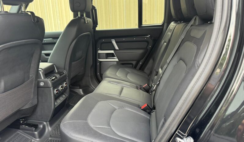 								2023 Land Rover Defender 110 X-Dynamic SE AWD full									