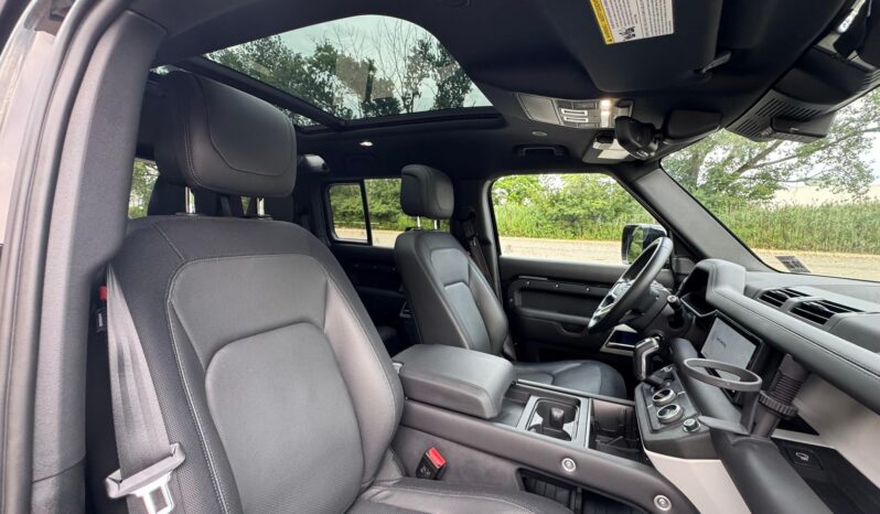 								2023 Land Rover Defender 110 X-Dynamic SE AWD full									