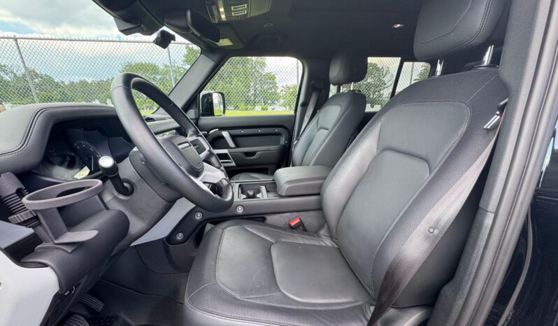 								2023 Land Rover Defender 110 X-Dynamic SE AWD full									