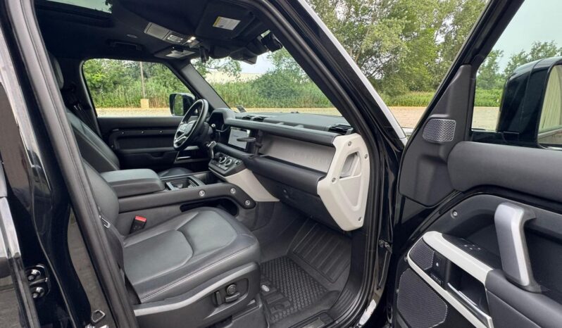 								2023 Land Rover Defender 110 X-Dynamic SE AWD full									