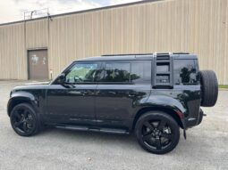 										2023 Land Rover Defender 110 X-Dynamic SE AWD full									