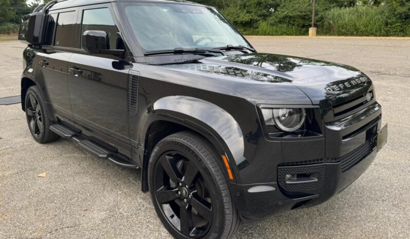 								2023 Land Rover Defender 110 X-Dynamic SE AWD full									