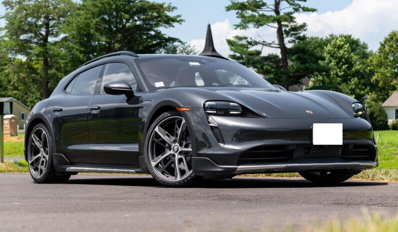 								2022 Porsche Taycan 4 Cross Turismo AWD full									