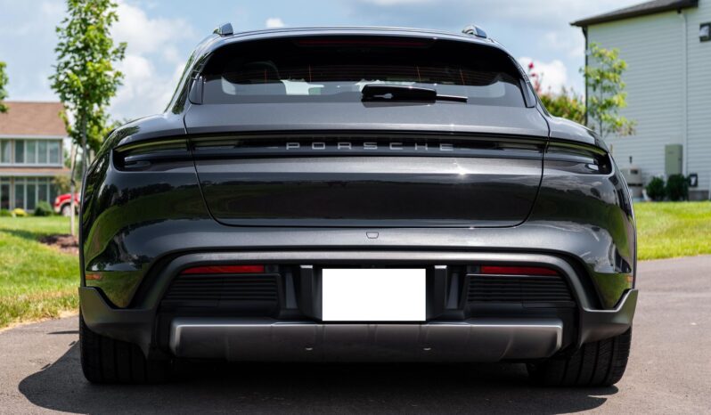 								2022 Porsche Taycan 4 Cross Turismo AWD full									