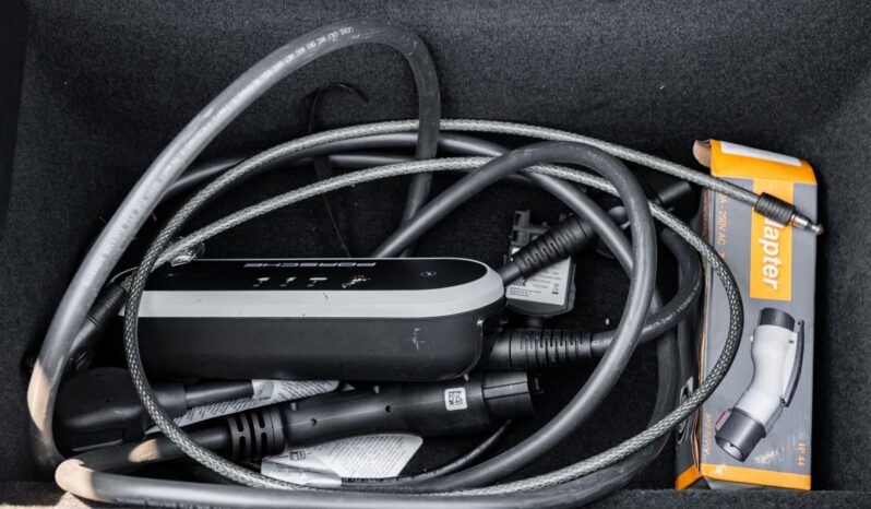 								2022 Porsche Taycan 4 Cross Turismo AWD full									