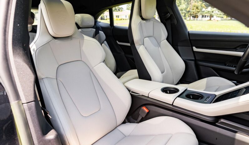 								2022 Porsche Taycan 4 Cross Turismo AWD full									