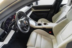 										2022 Porsche Taycan 4 Cross Turismo AWD full									