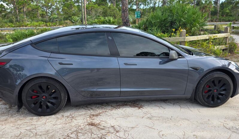 								2022 Tesla Model 3 Long Range AWD full									