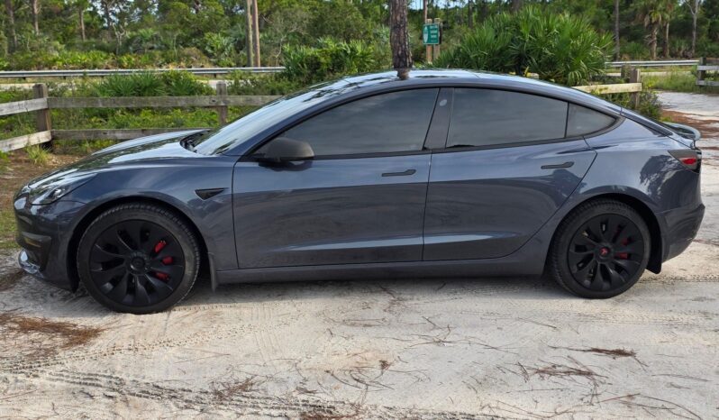 								2022 Tesla Model 3 Long Range AWD full									