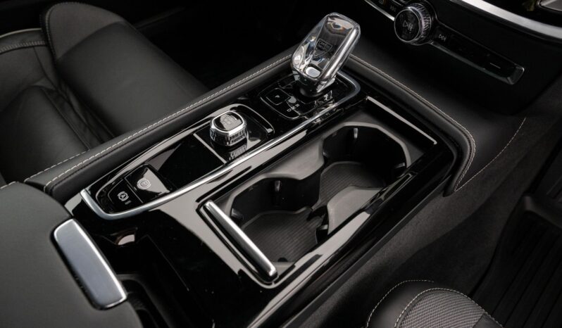 								2023 Volvo V60 Recharge T8 Polestar Engineered 455-hp full									