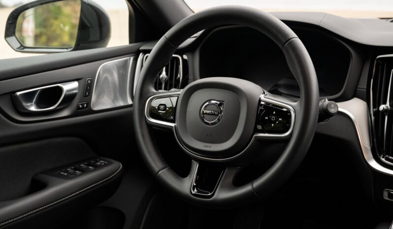 								2023 Volvo V60 Recharge T8 Polestar Engineered 455-hp full									