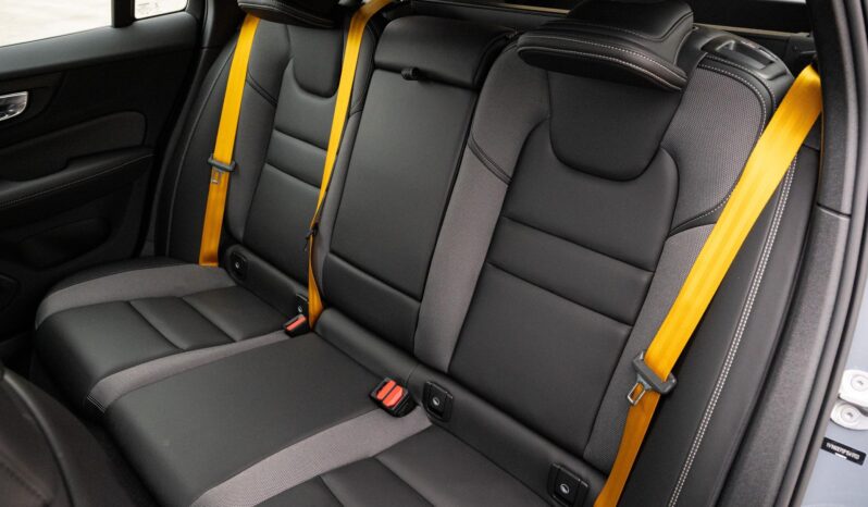 								2023 Volvo V60 Recharge T8 Polestar Engineered 455-hp full									