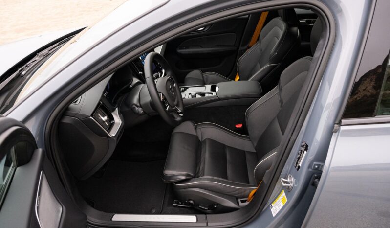								2023 Volvo V60 Recharge T8 Polestar Engineered 455-hp full									