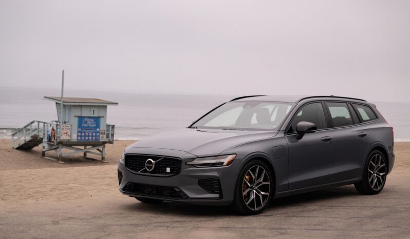 								2023 Volvo V60 Recharge T8 Polestar Engineered 455-hp full									