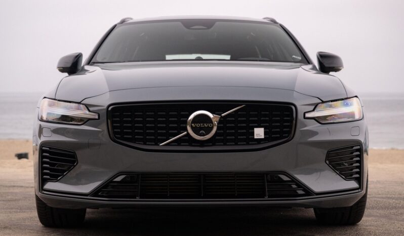								2023 Volvo V60 Recharge T8 Polestar Engineered 455-hp full									