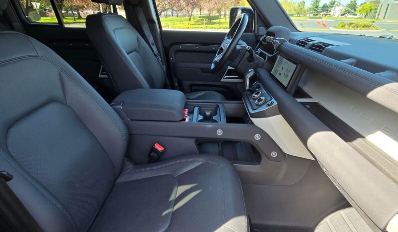 								2023 Land Rover Defender 110 S TReK Edition full									