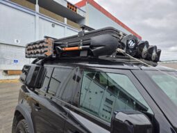 										2023 Land Rover Defender 110 S TReK Edition full									