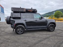 										2023 Land Rover Defender 110 S TReK Edition full									