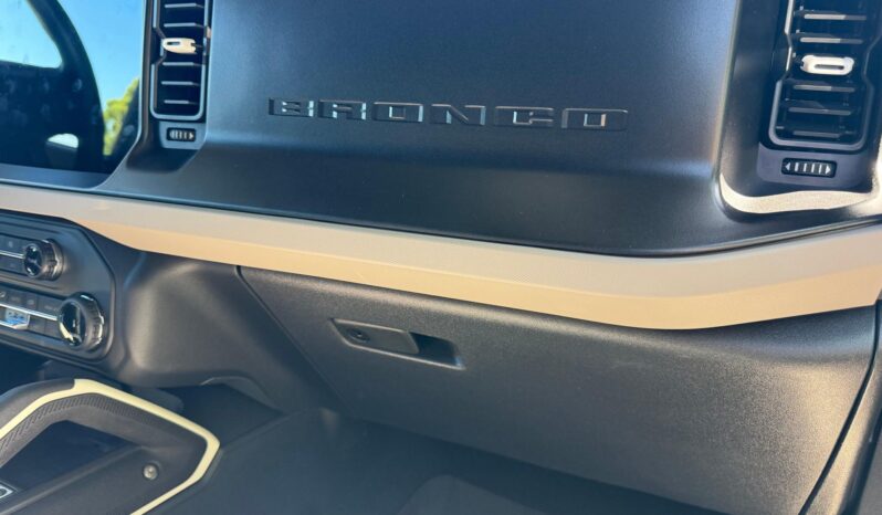 								2022 Ford Bronco Wildtrak 4WD full									