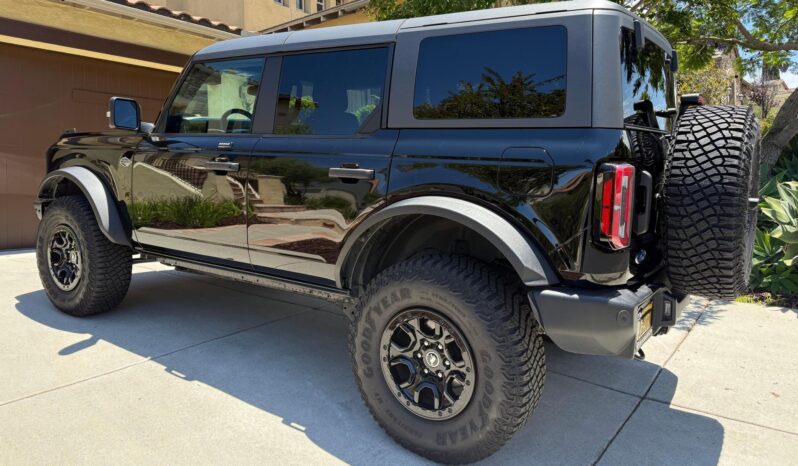 								2022 Ford Bronco Wildtrak 4WD full									