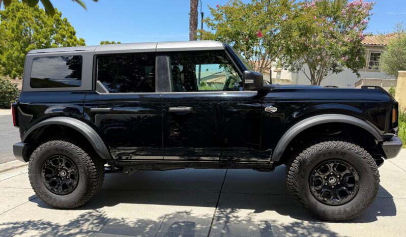 								2022 Ford Bronco Wildtrak 4WD full									