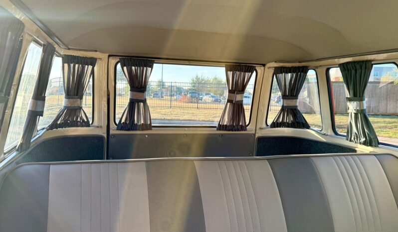 								1975 Volkswagen Bus full									