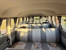 										1975 Volkswagen Bus full									