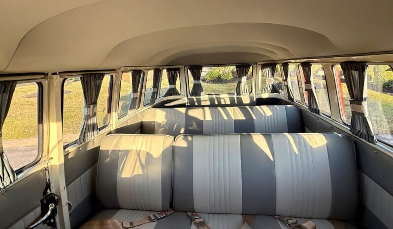 								1975 Volkswagen Bus full									