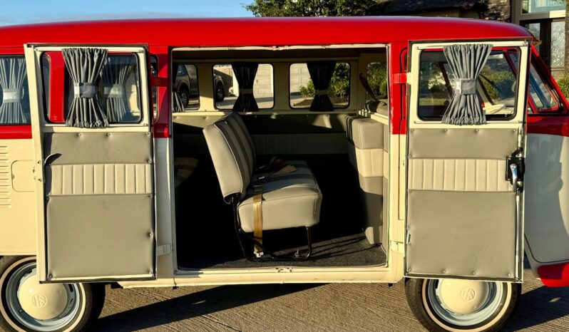 								1975 Volkswagen Bus full									