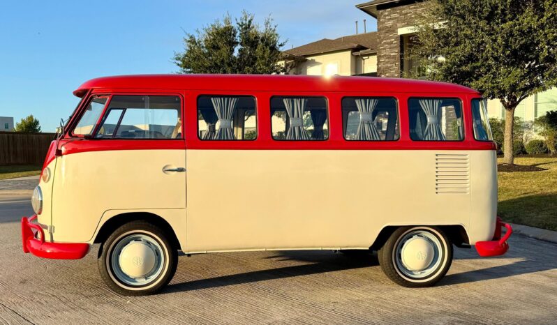 								1975 Volkswagen Bus full									
