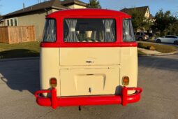 										1975 Volkswagen Bus full									