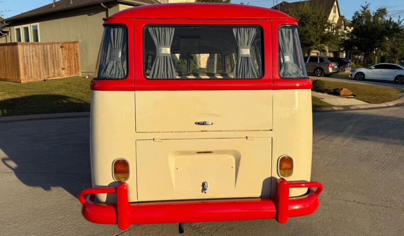 								1975 Volkswagen Bus full									