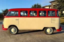 										1975 Volkswagen Bus full									