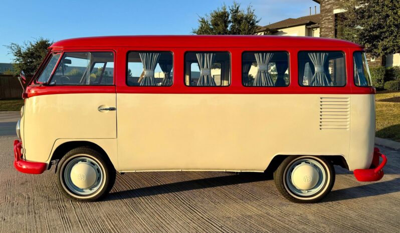 								1975 Volkswagen Bus full									