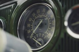 										1961 Volkswagen Beetle full									