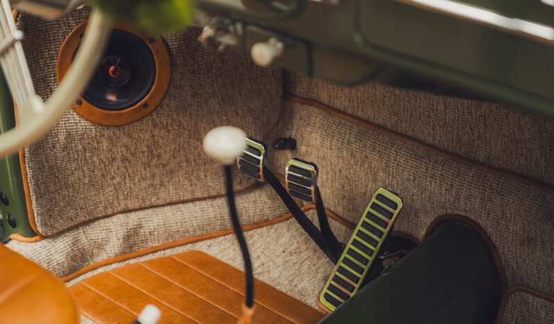 								1961 Volkswagen Beetle full									