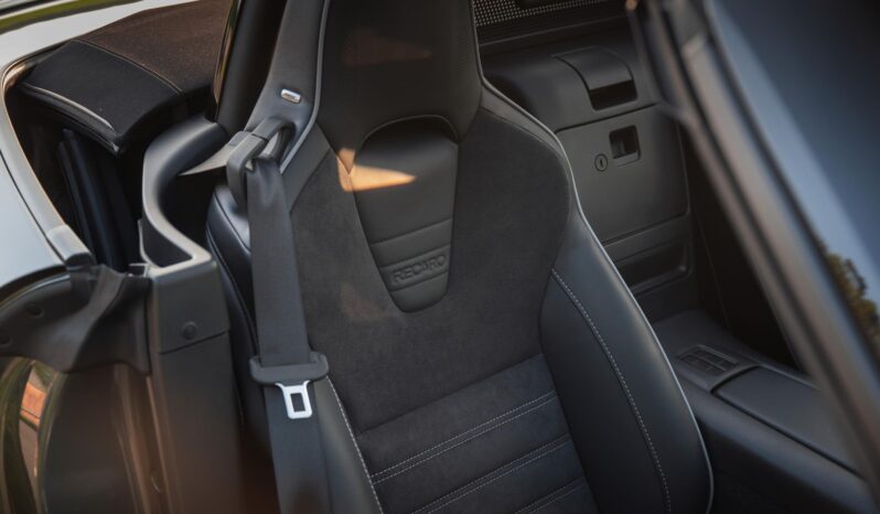 								2022 Mazda MX-5 Miata Club Manual full									