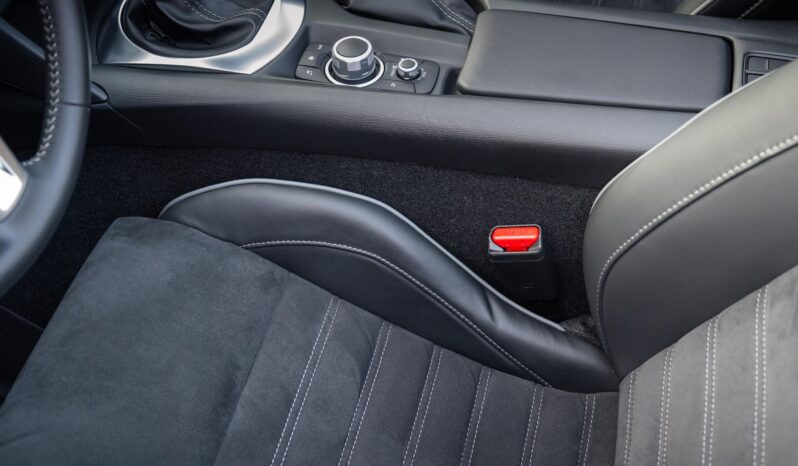 								2022 Mazda MX-5 Miata Club Manual full									