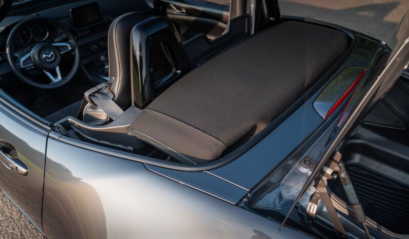 								2022 Mazda MX-5 Miata Club Manual full									