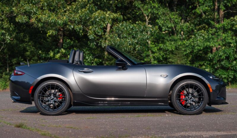 								2022 Mazda MX-5 Miata Club Manual full									